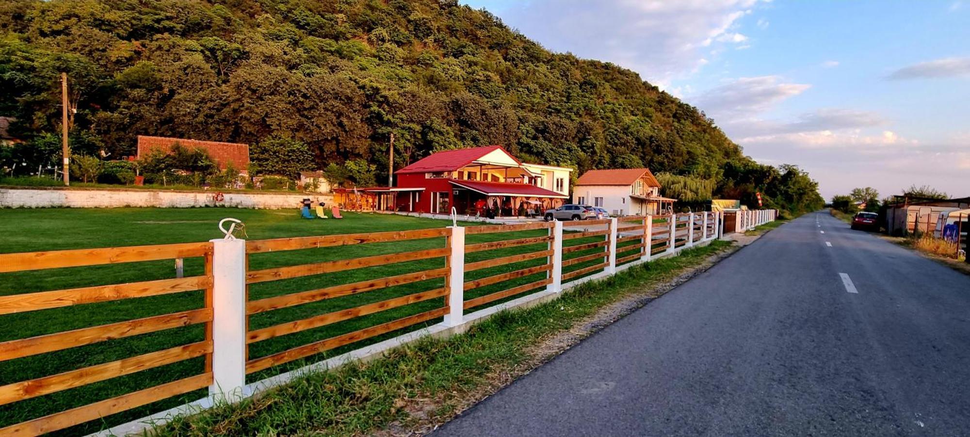 Vila Legrand Bazias Exterior foto
